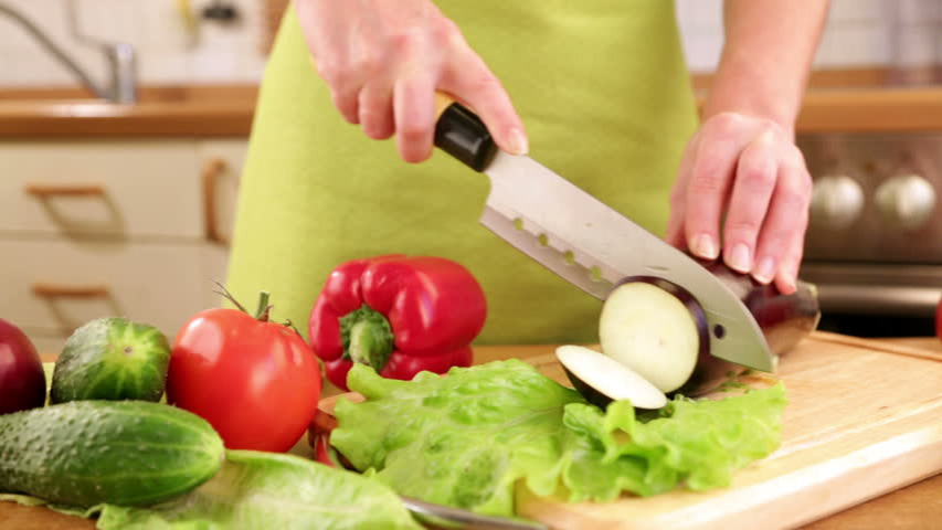 https://www.verfoodsolutions.com/wp-content/uploads/2018/03/how-to-choose-the-right-vegetable-cutting-machine.jpg