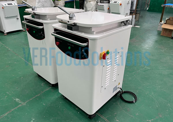 hydraulic dough divider